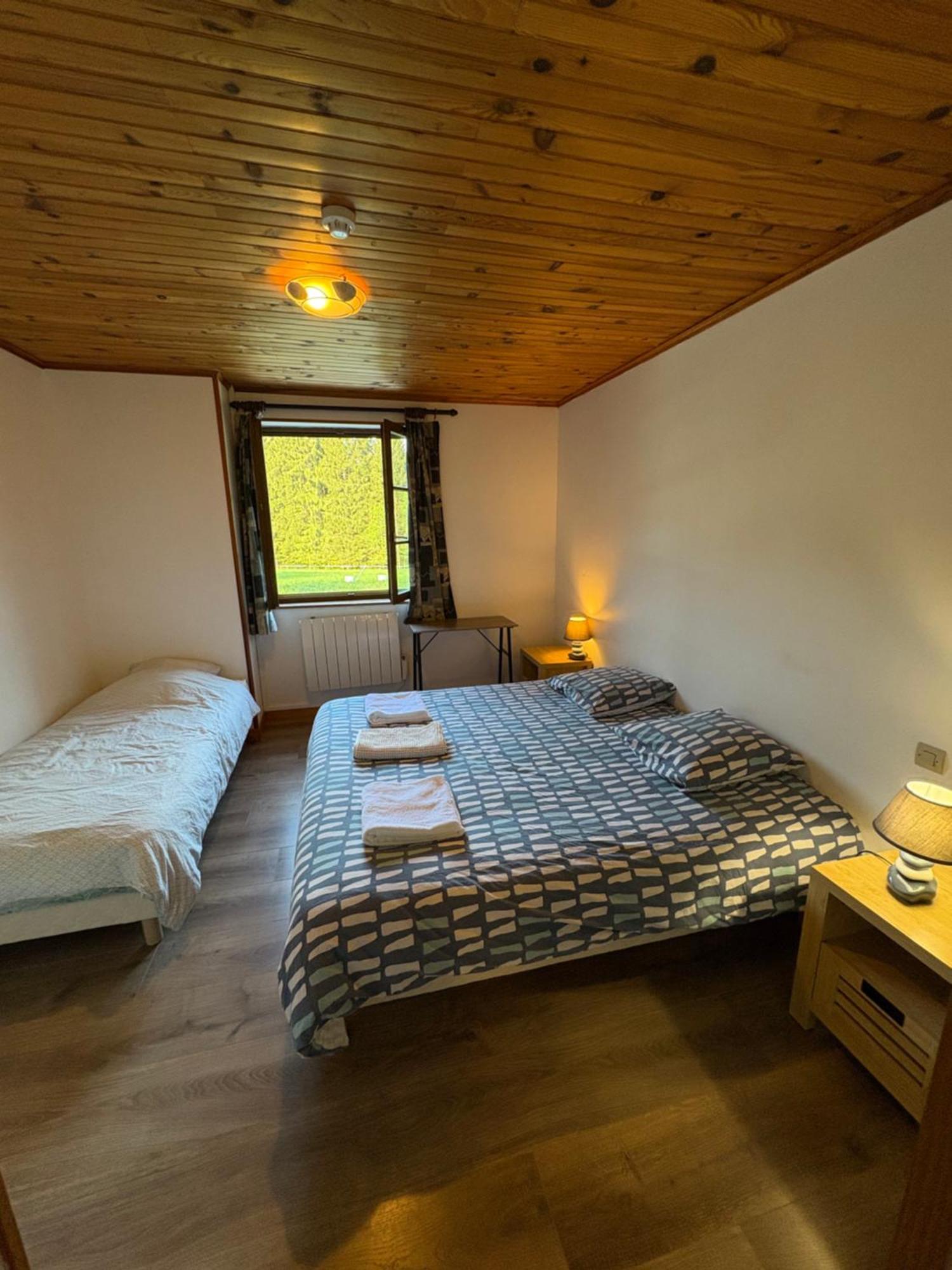 Hotel La Belle Charbonniere La Grande Fosse Zimmer foto