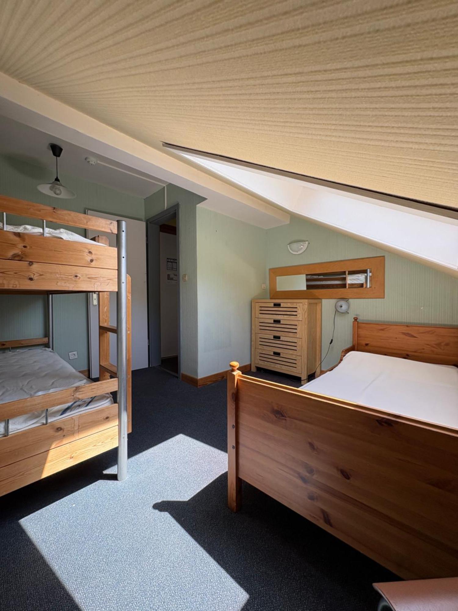 Hotel La Belle Charbonniere La Grande Fosse Zimmer foto